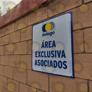 Vinil impreso montada en lámina, pijada en pared