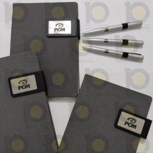 Libreta y bolígrafos con grabado láser