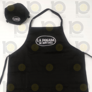 Mandil y cofia bordados