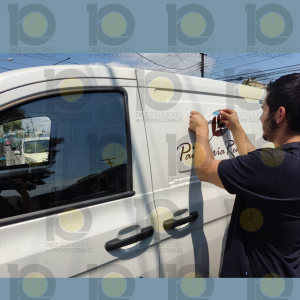 Rotulación con vinil de recorte